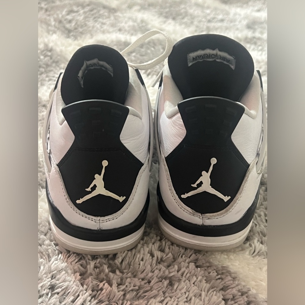 Air Jordan 4 (GS), Military Black - Picture 4 of 9